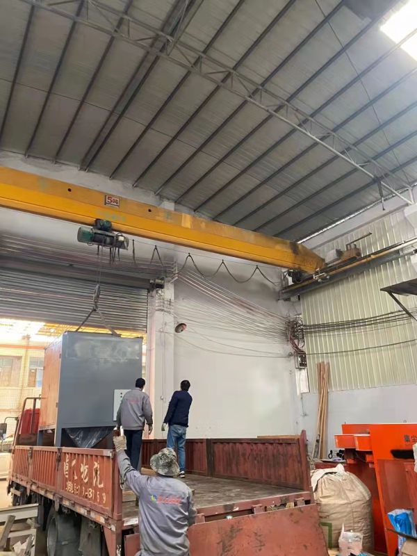  四川硅膠機發貨