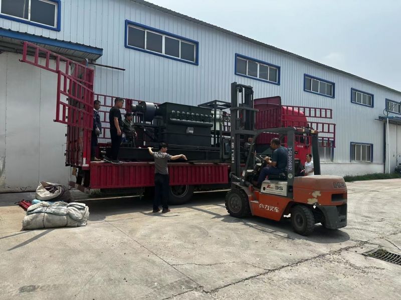 磨粉機，脈沖除塵和變頻輸送機發貨浙江