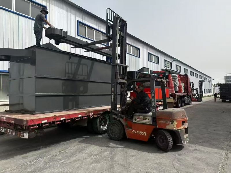 大型線路板回收設(shè)備發(fā)貨第二車